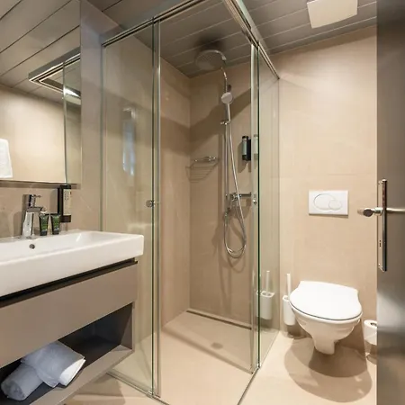 Metropol 4*