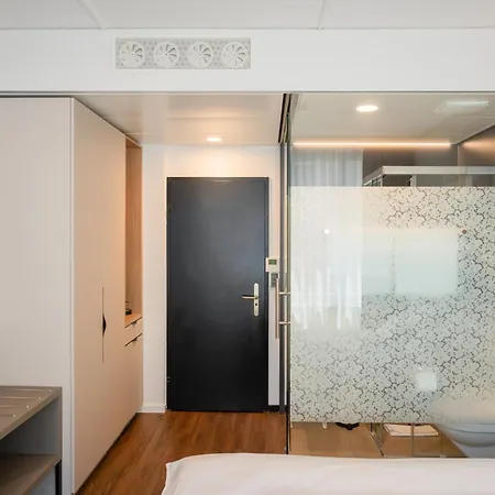 Metropol 4*