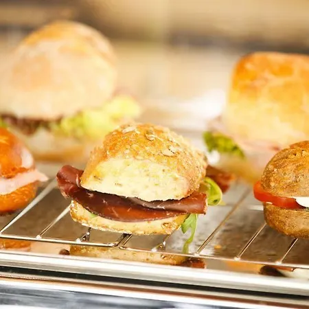 Tailormade Metropol St Gallen 4* St. Gallen